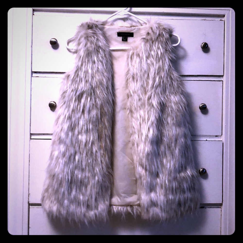 Faux fur patterned vest